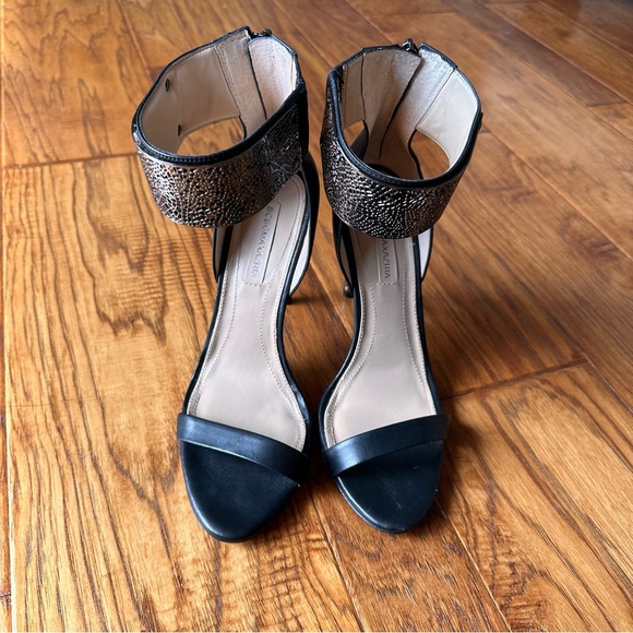 BCBG Max Azria Womens Ankle Strap Stiletto Heels Black Silver Tone Size 9.5 - Picture 4 of 7